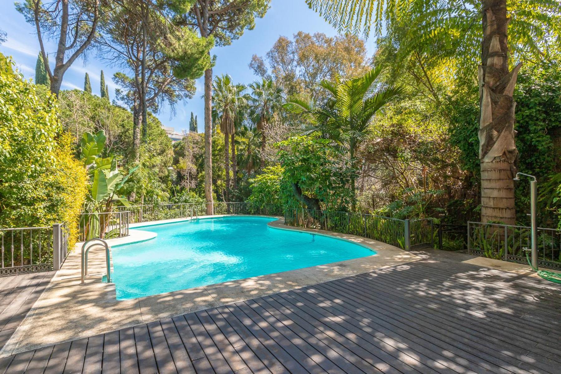 Lujoso Apartamento Con Piscina En Paseo Maritimo Marbella Luaran gambar