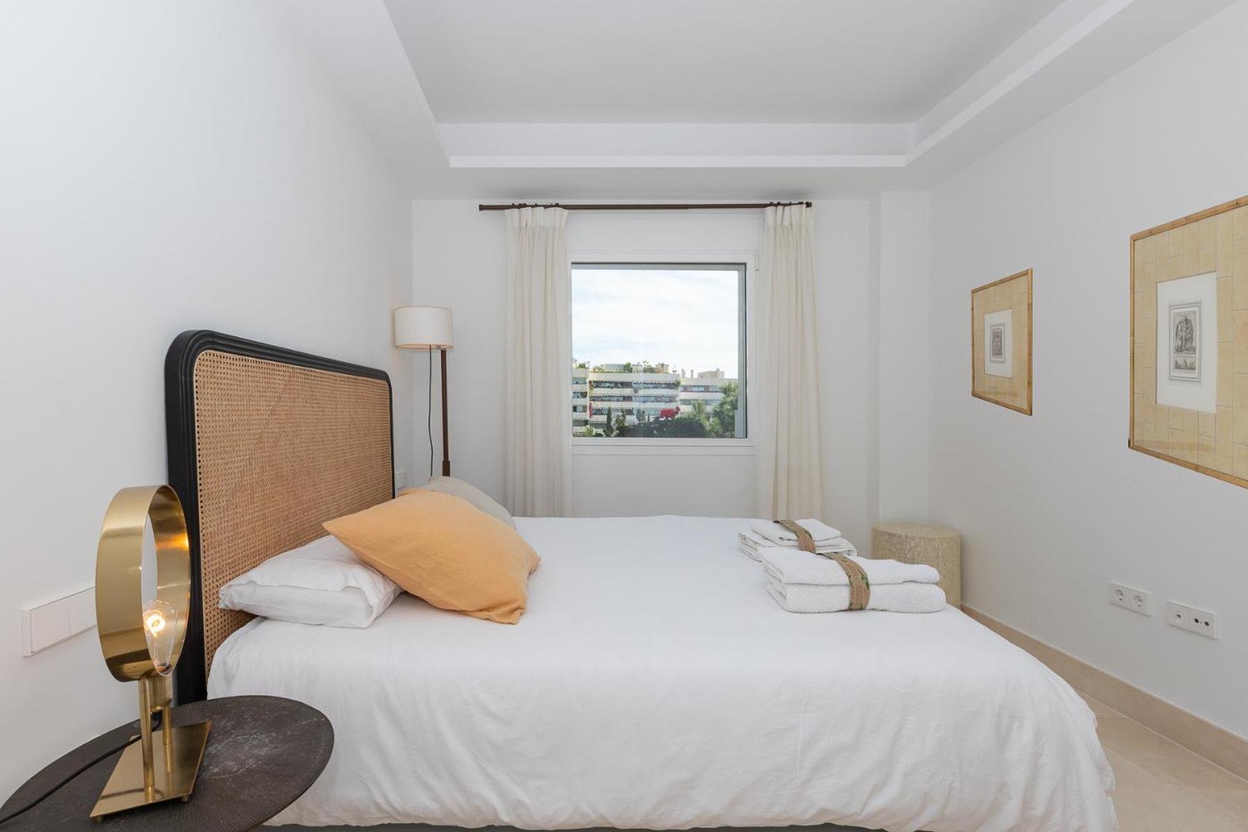 Lujoso Apartamento Con Piscina En Paseo Maritimo Marbella Luaran gambar