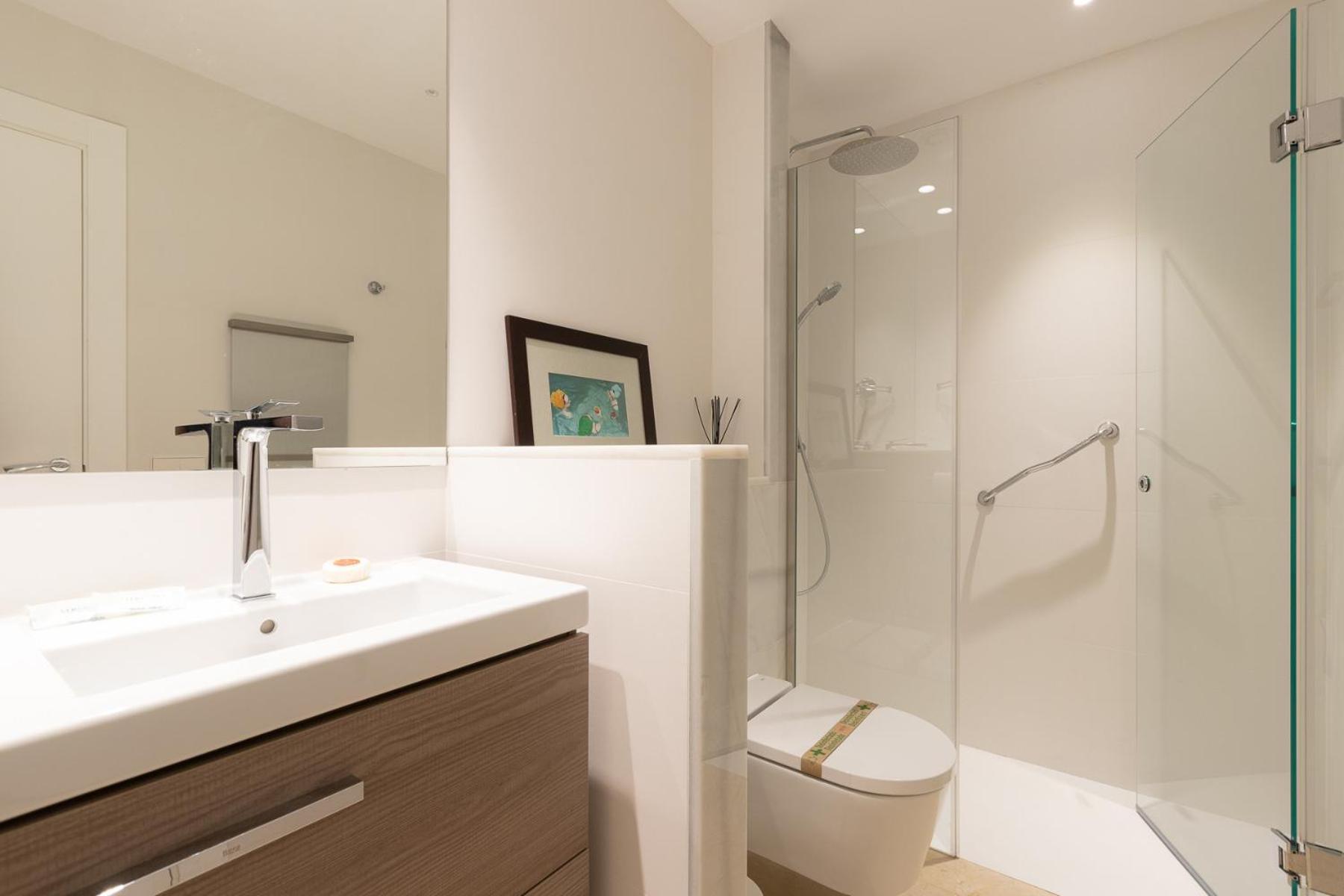 Lujoso Apartamento Con Piscina En Paseo Maritimo Marbella Luaran gambar