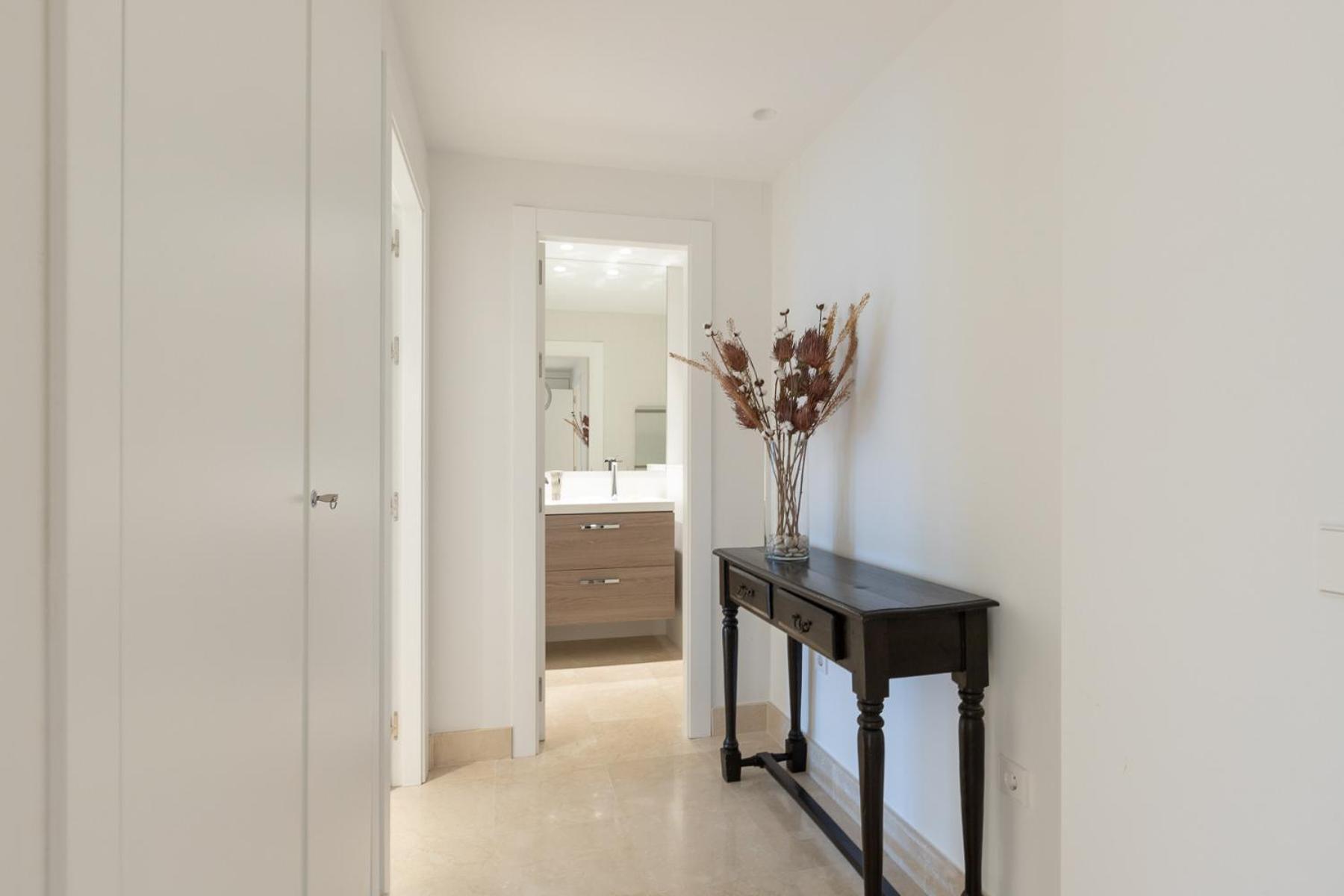 Lujoso Apartamento Con Piscina En Paseo Maritimo Marbella Luaran gambar