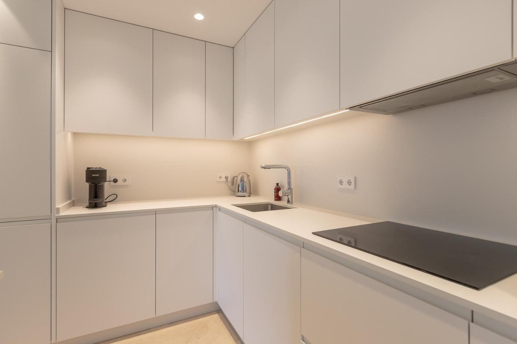 Lujoso Apartamento Con Piscina En Paseo Maritimo Marbella Luaran gambar